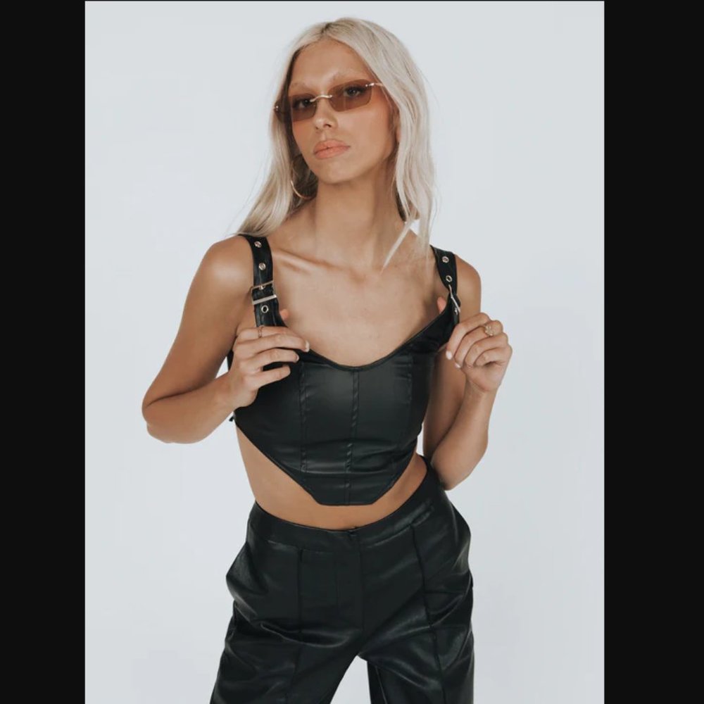 Princess Polly Travis Black Faux Leather Cropped Corset Top 2 - Picture 4 of 13